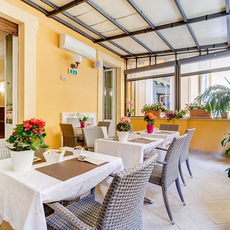 Hotel Cellini Róma Kültér fotó