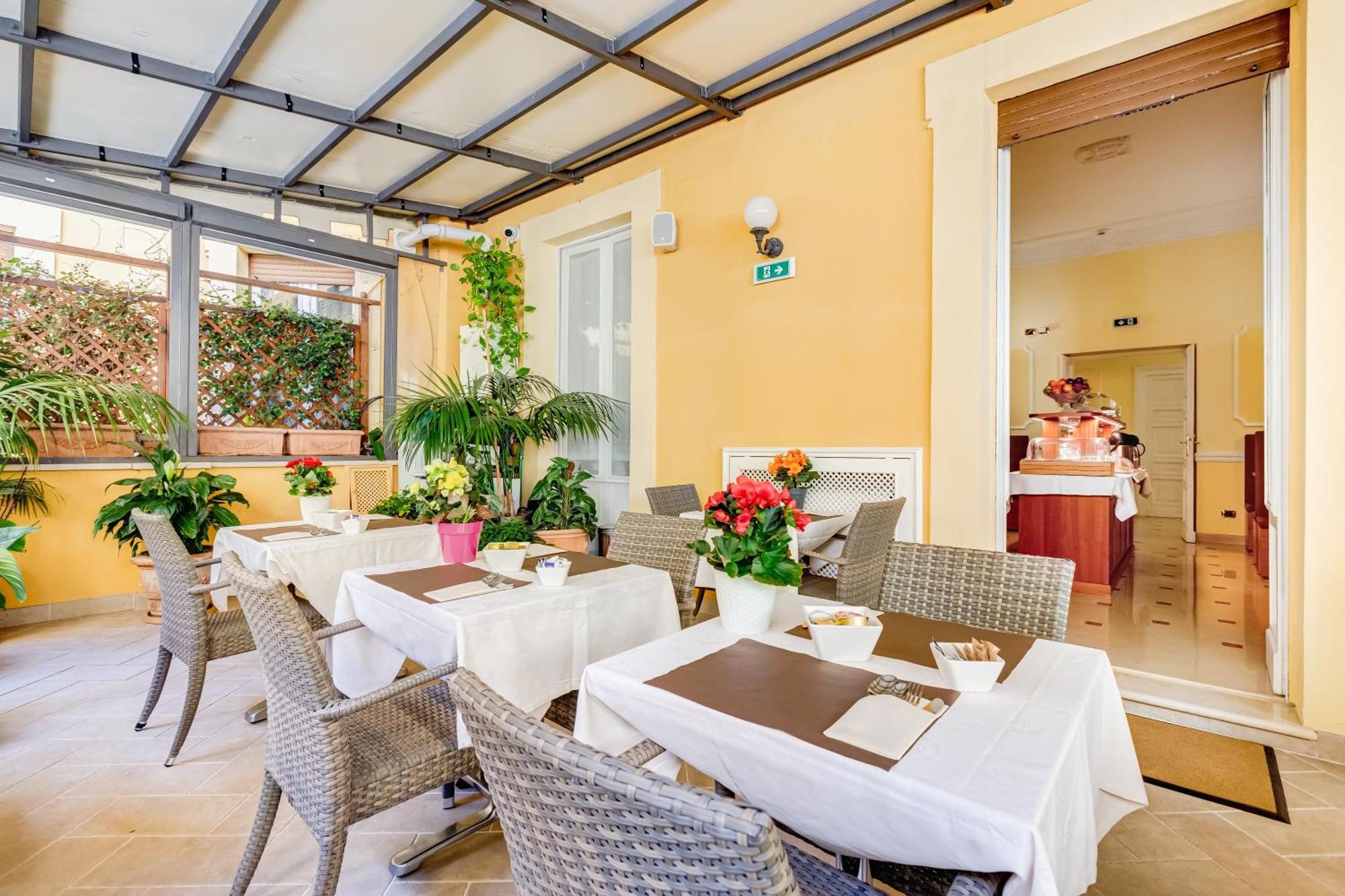 Hotel Cellini Róma Kültér fotó