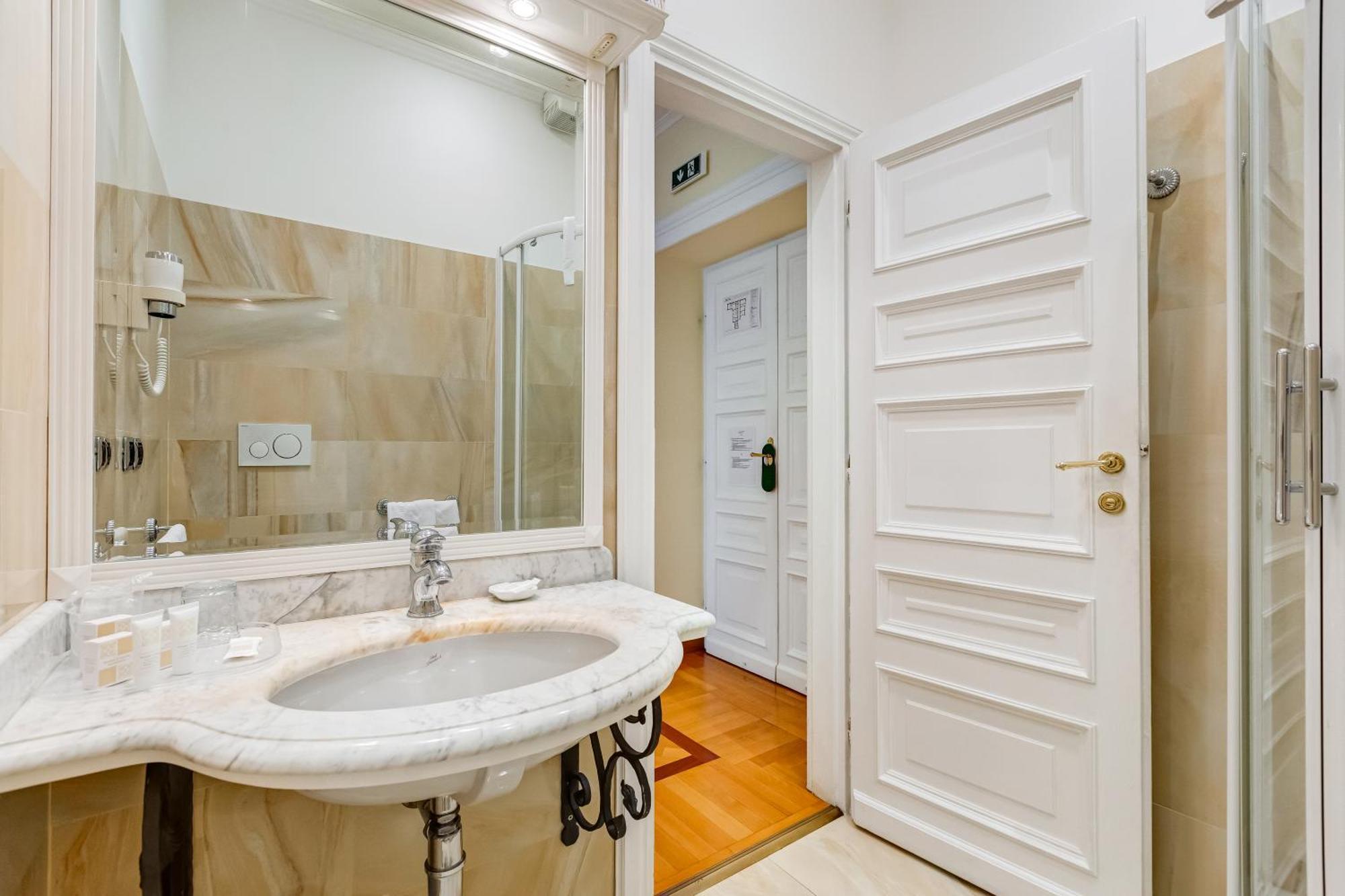 Hotel Cellini Róma Kültér fotó